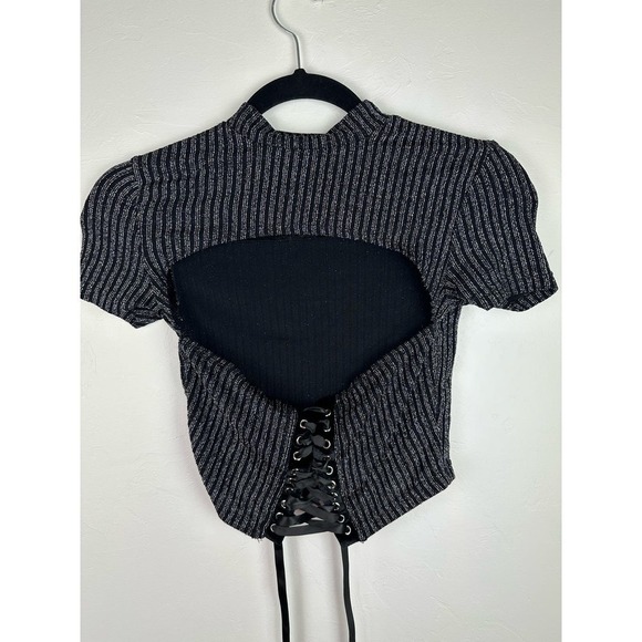 Y2K ALERT!! Black with Silver Detail Turtleneck w/ Open Back - Picture 5 of 6